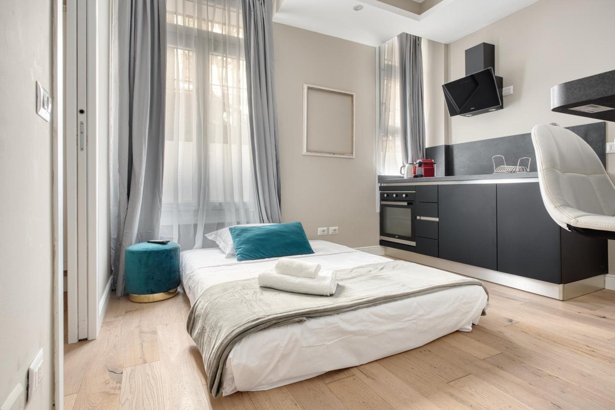 Just Urban - Stunning - Moscova Brera Milan