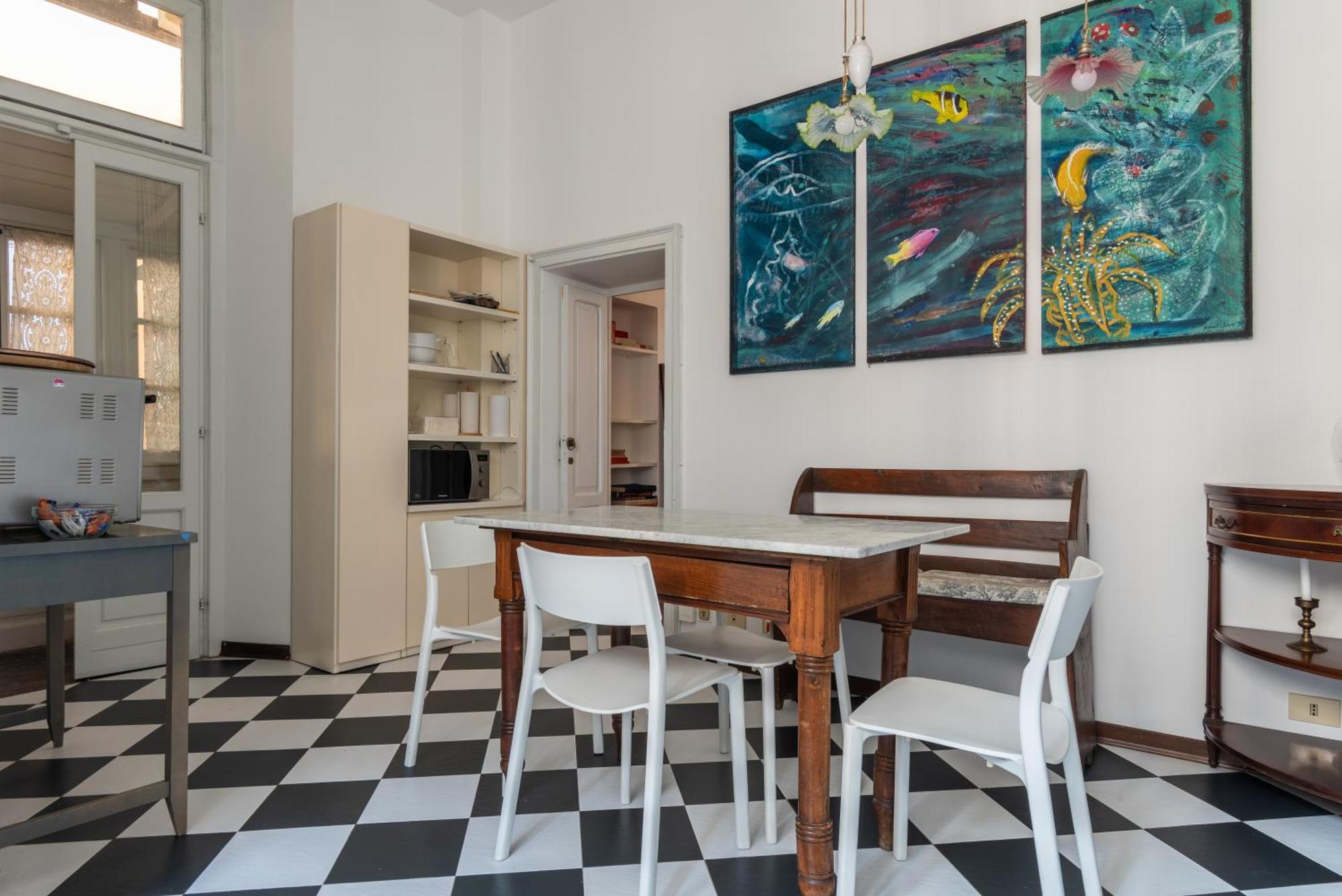 Apartment Spacious And Bright Three-room Just Few Steps From The Duomo Milan