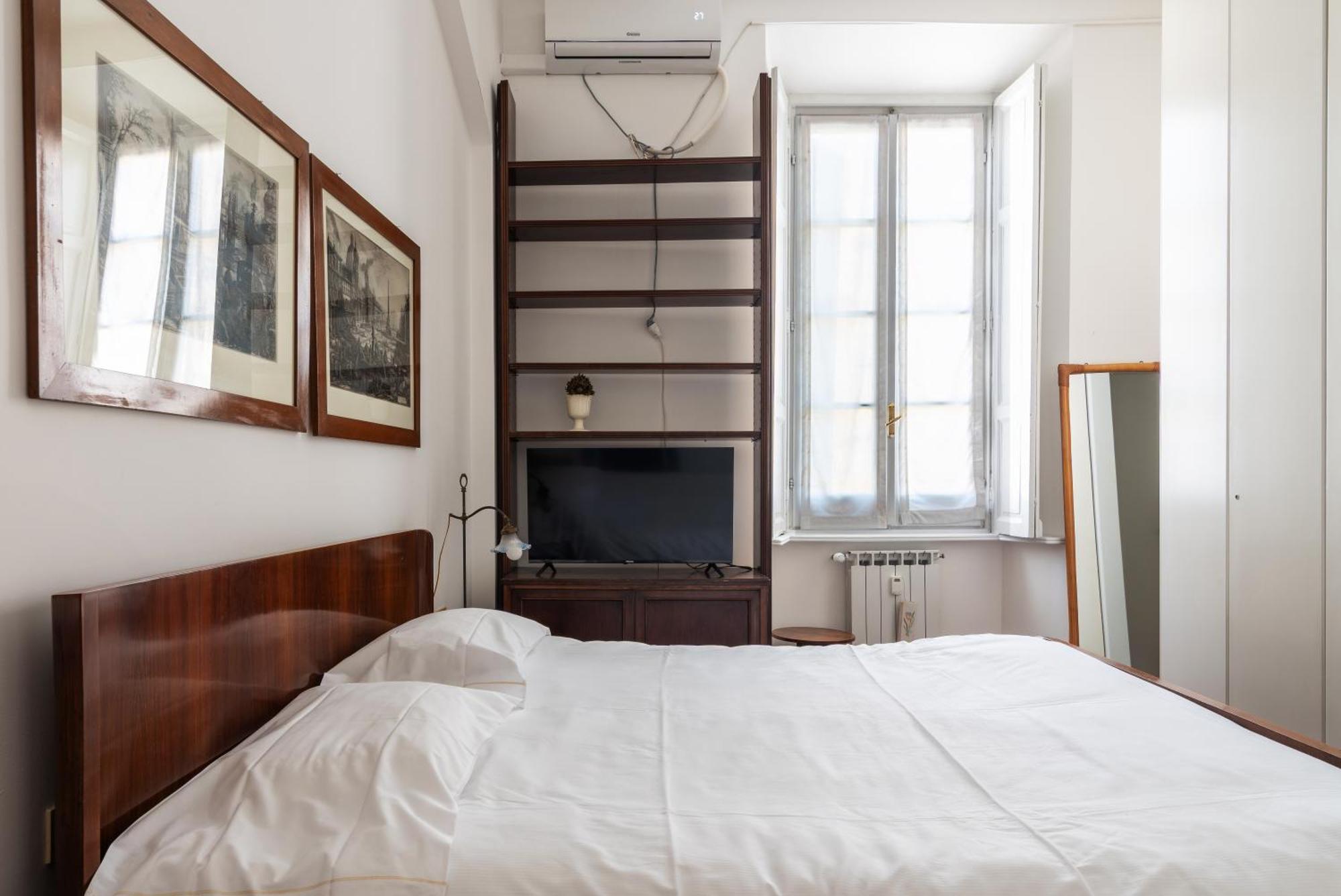 Spacious And Bright Three-room Just Few Steps From The Duomo * Milan