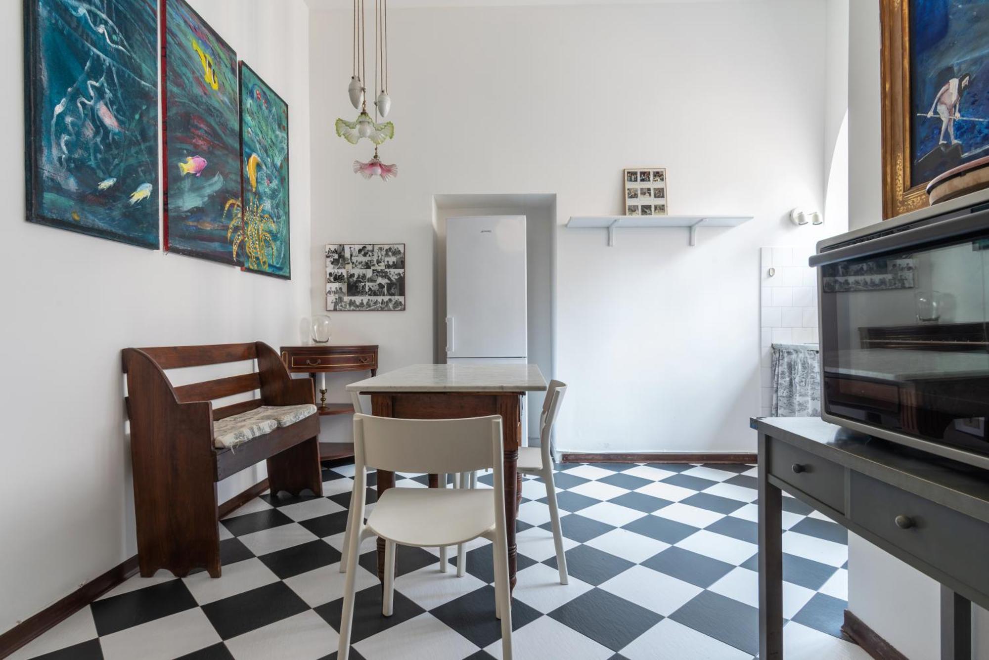 Apartment Spacious And Bright Three-room Just Few Steps From The Duomo