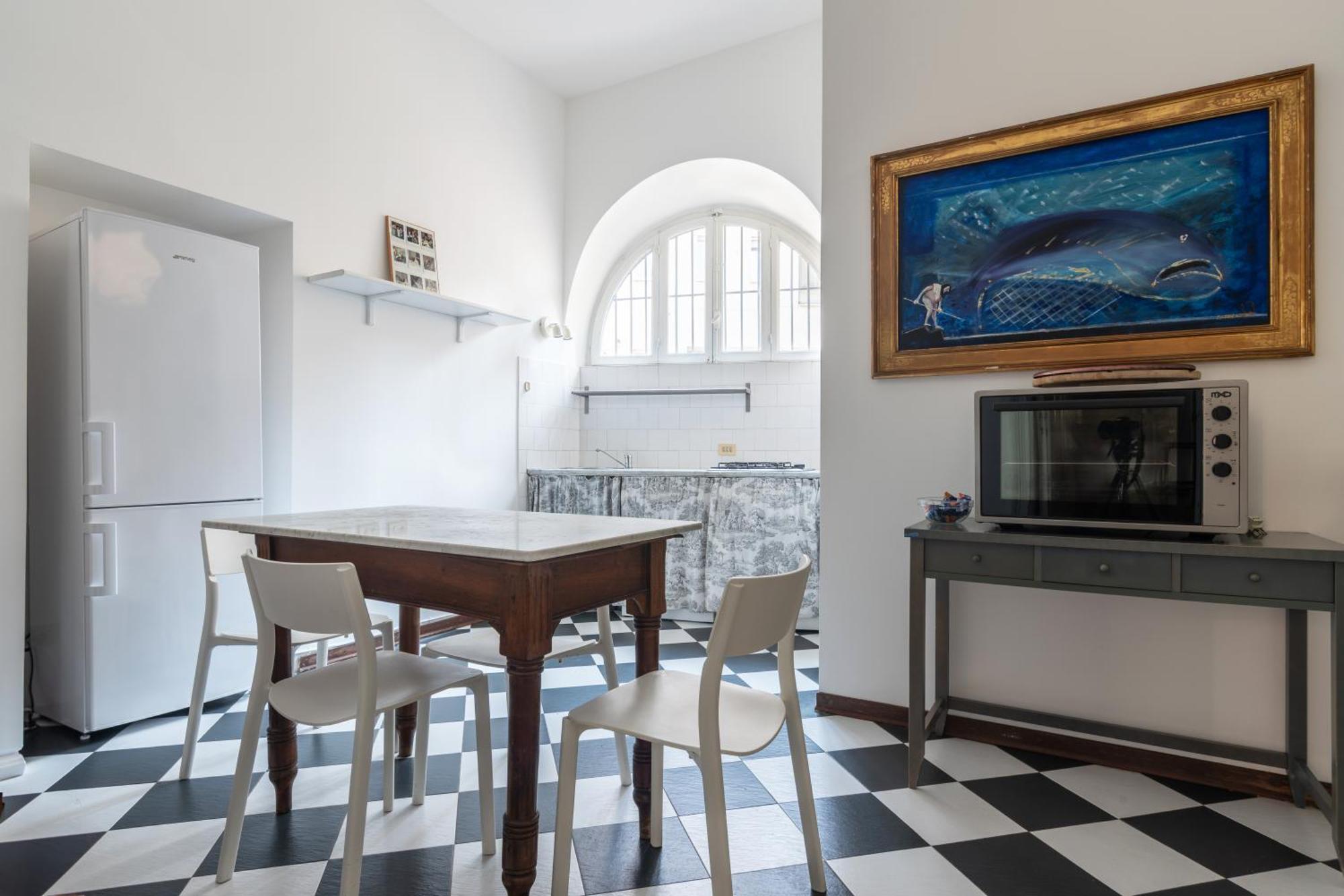 Apartment Spacious And Bright Three-room Just Few Steps From The Duomo