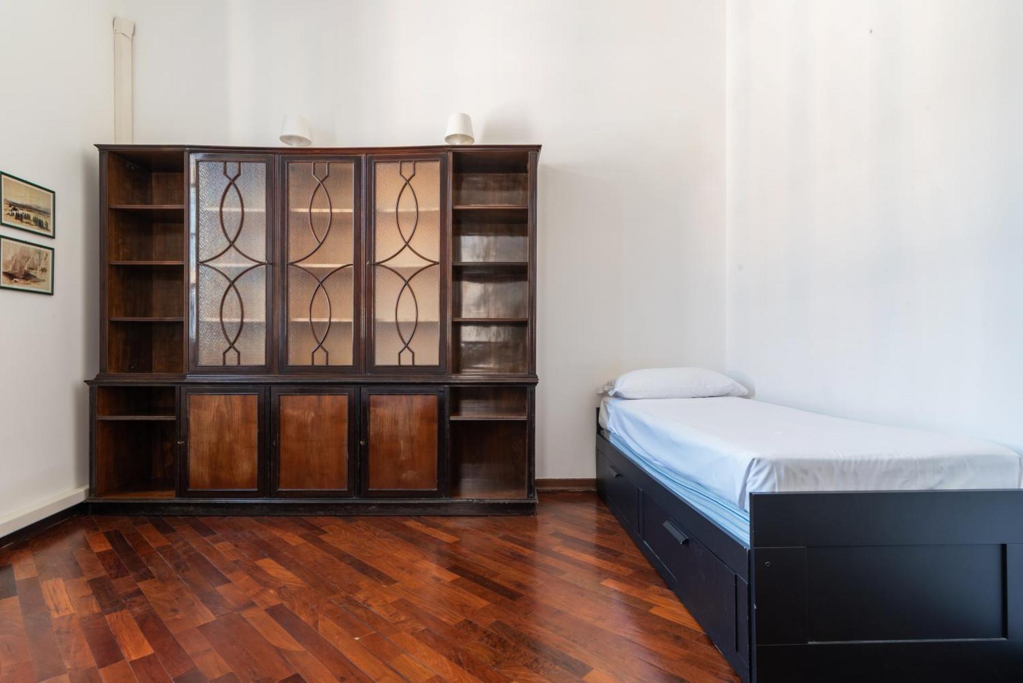 Spacious And Bright Three-room Just Few Steps From The Duomo Apartment Milan