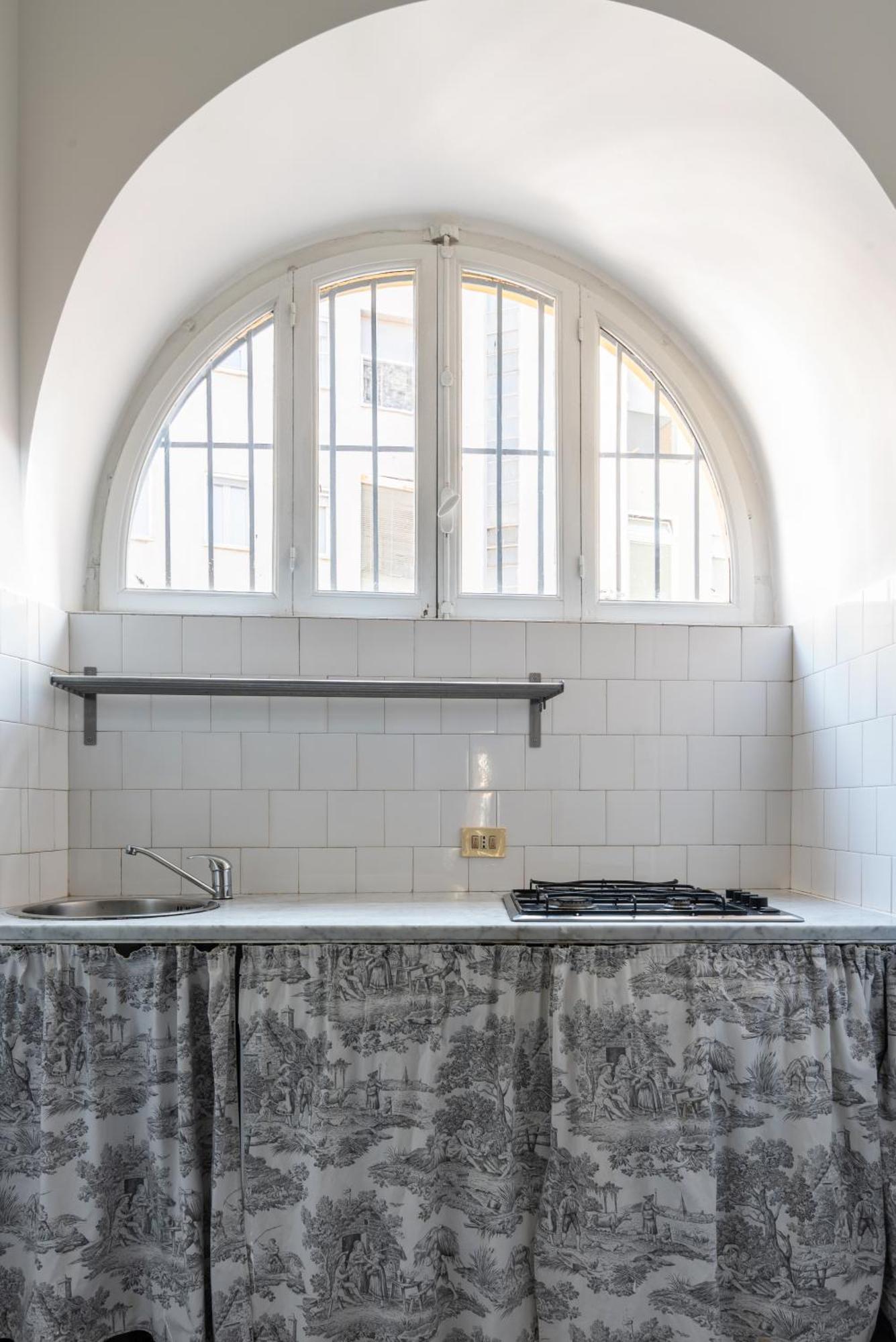 Spacious And Bright Three-room Just Few Steps From The Duomo * Milan