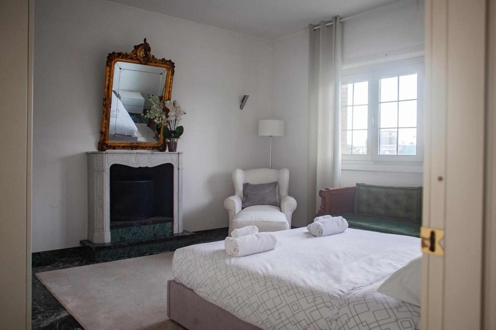 Apartment Iconic Luxury Penthouse In The Heart Of *