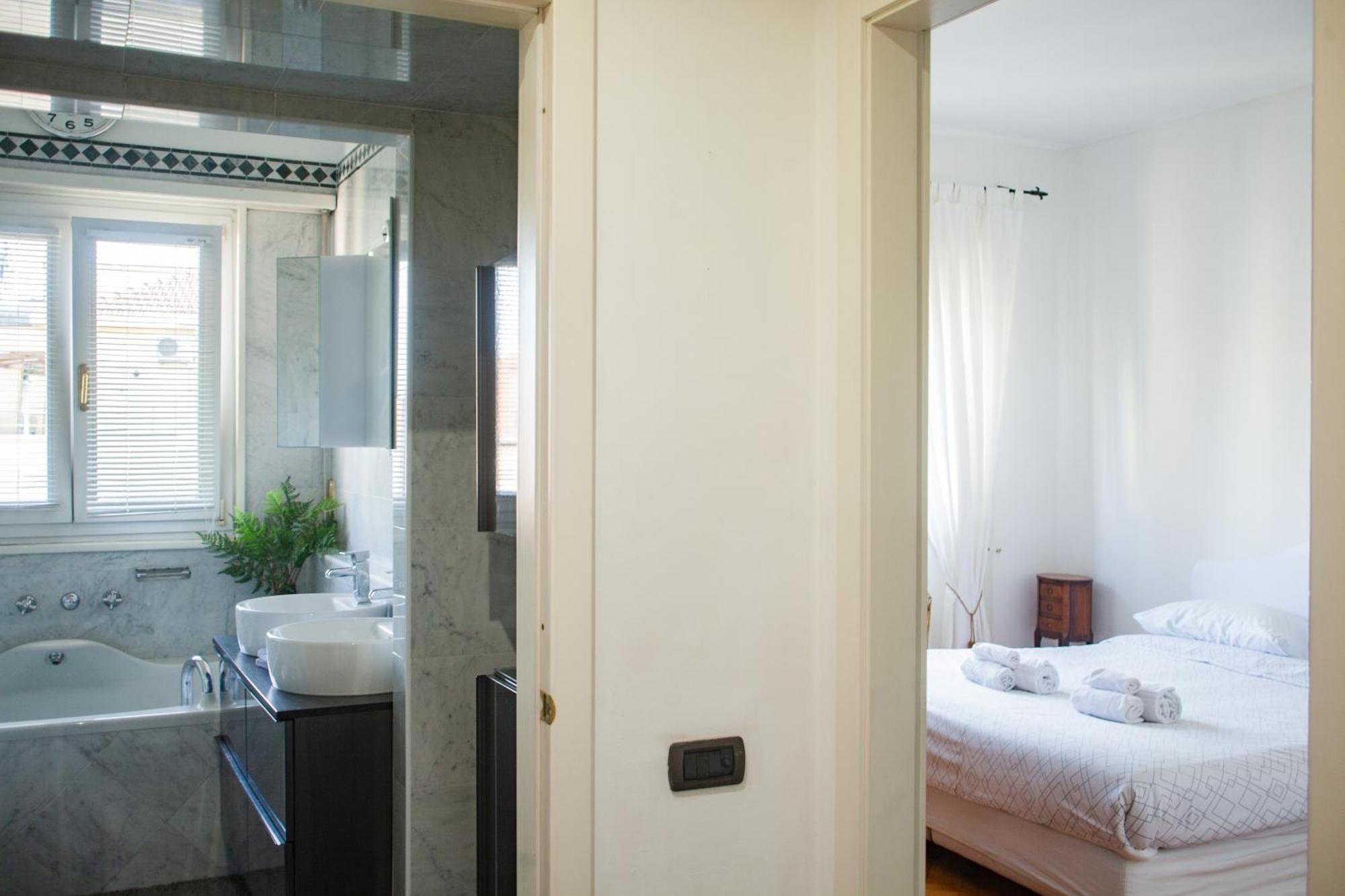Iconic Luxury Penthouse In The Heart Of