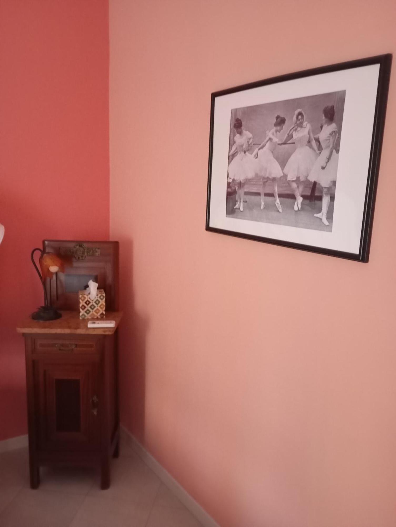 Flores Home, Vintage Charm Near Center & Navigli Apartment *