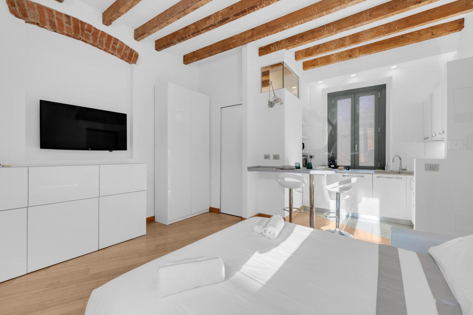 Apartment Navigli Modern In Design District Milan