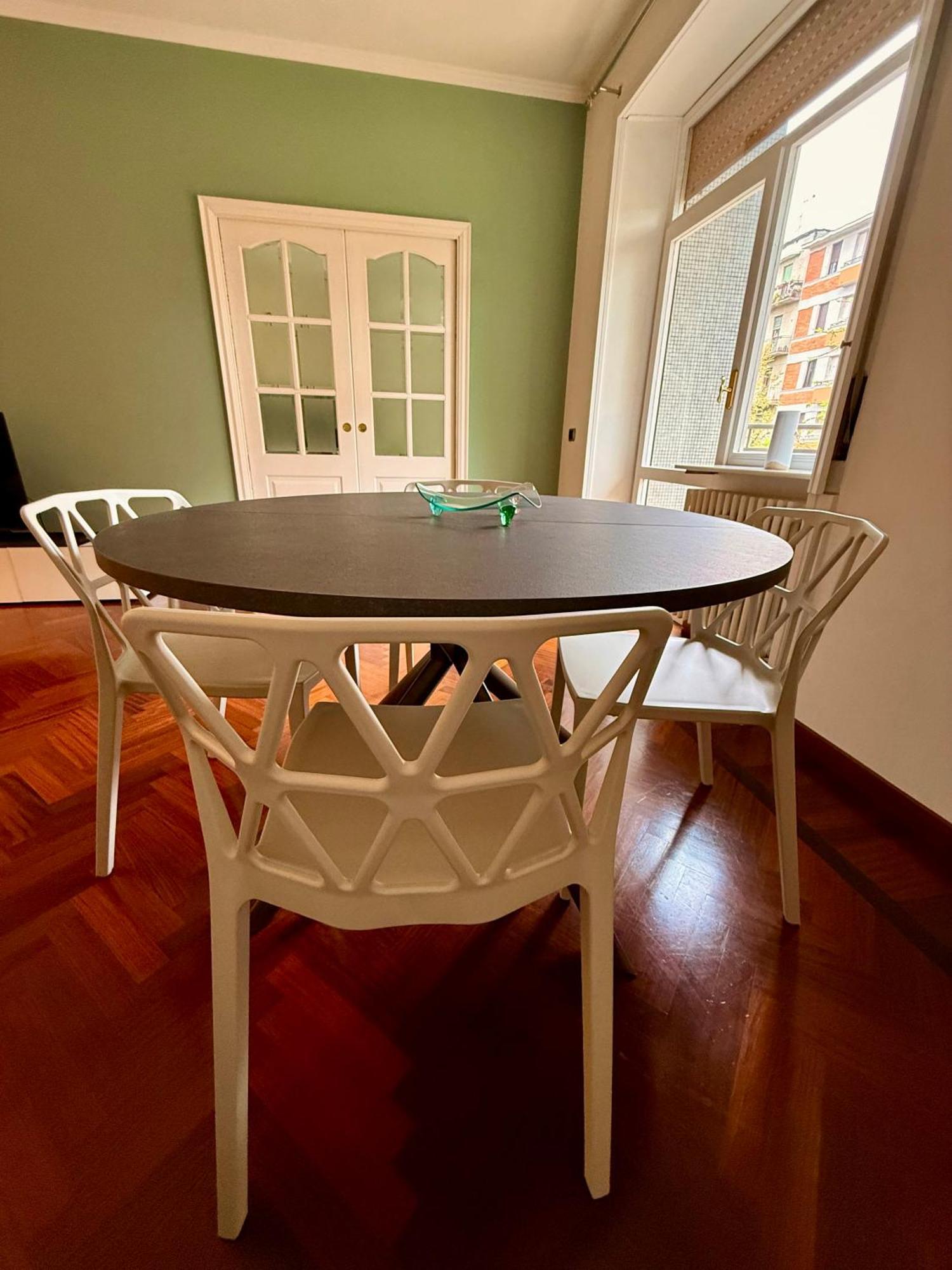 Brand New Near Center Apartment Milan