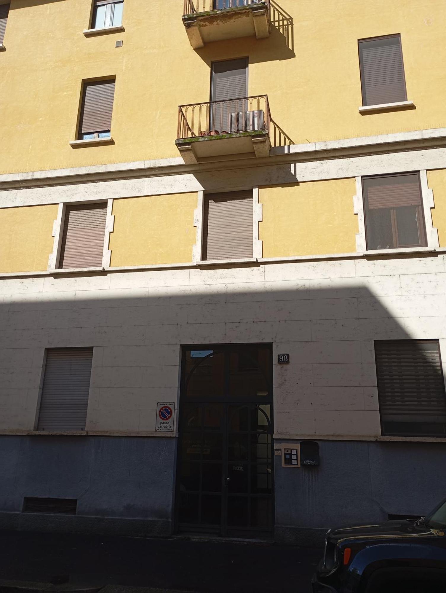 Flores Home, Vintage Charm Near Center & Navigli
