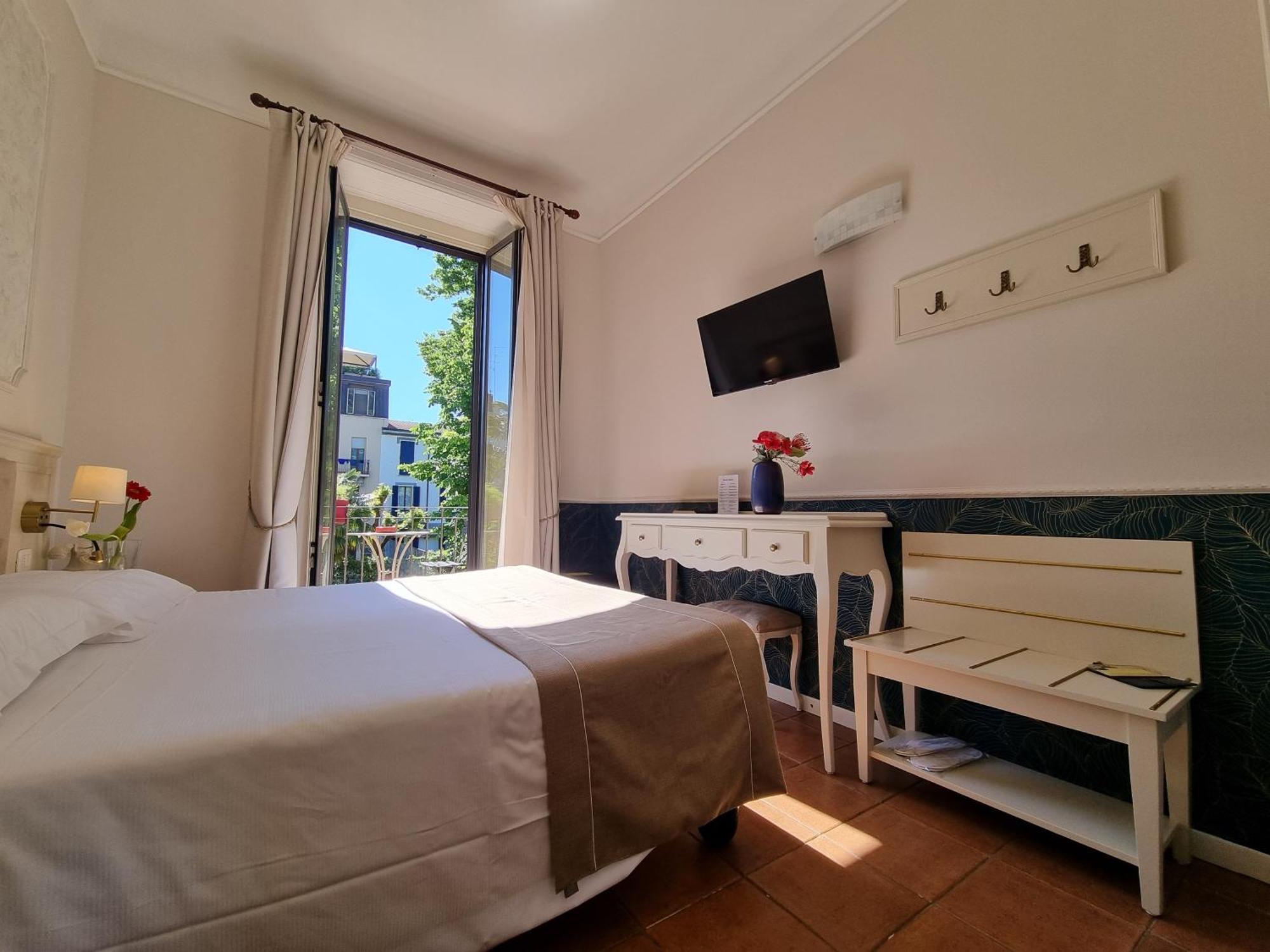 Hotel Charly