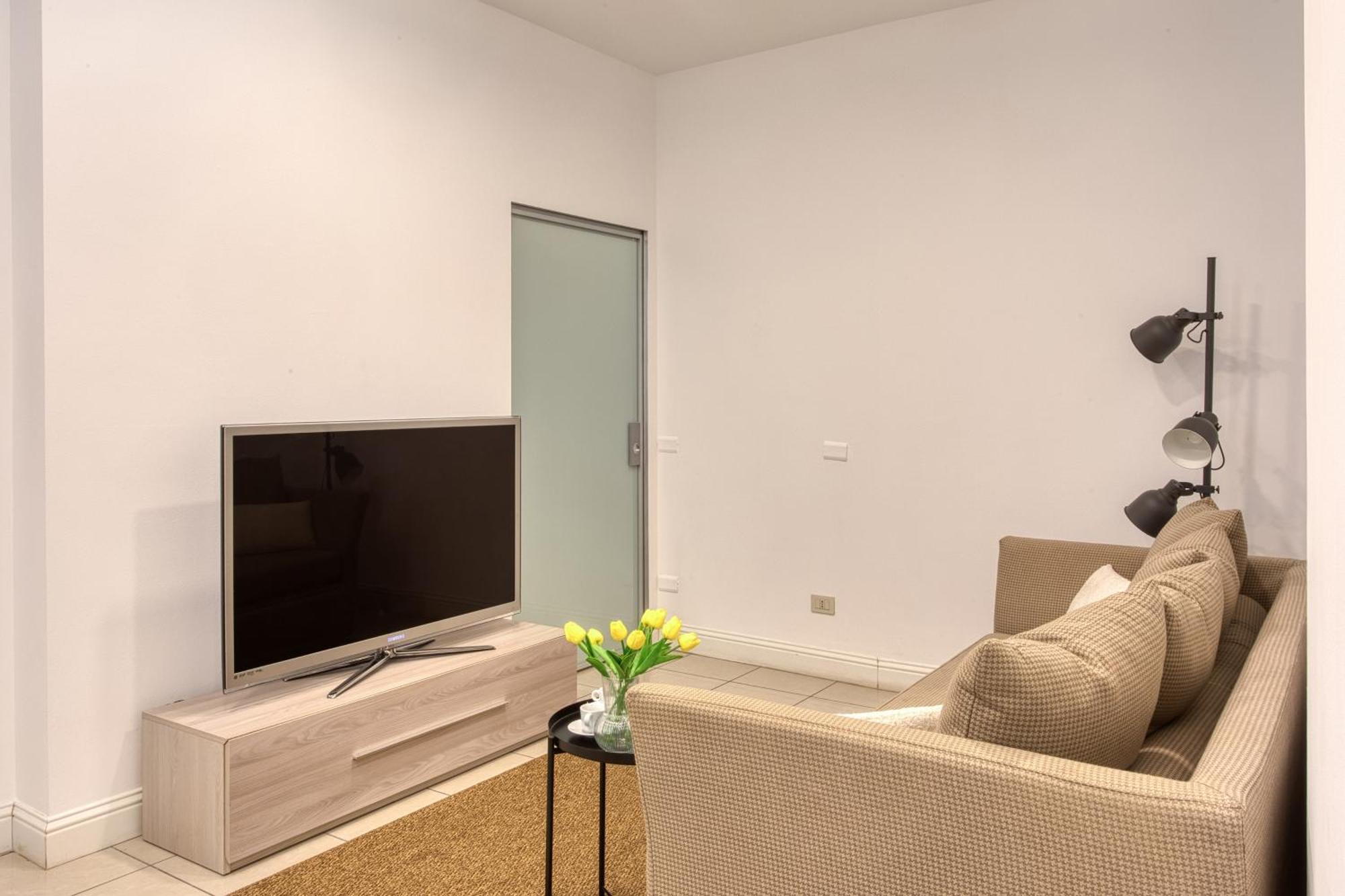 Easylife - Elegante E Rifinito Vista Duomo In Piazza San Babila Apartment