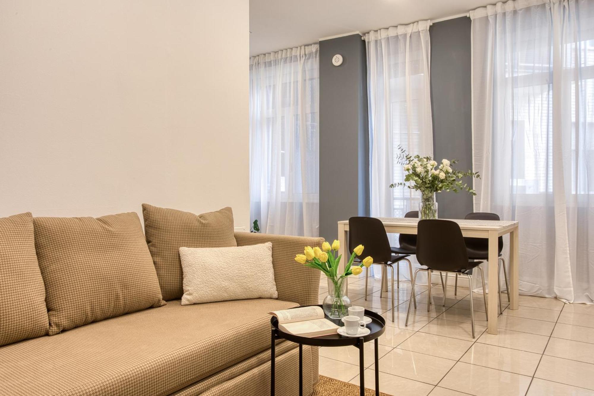 Easylife - Elegante E Rifinito Vista Duomo In Piazza San Babila Apartment *