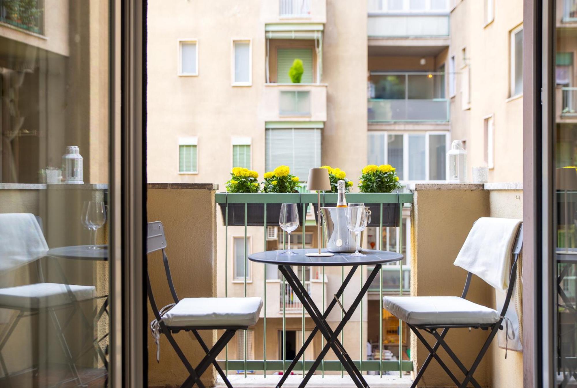 Solari Apartment, Fashion Street