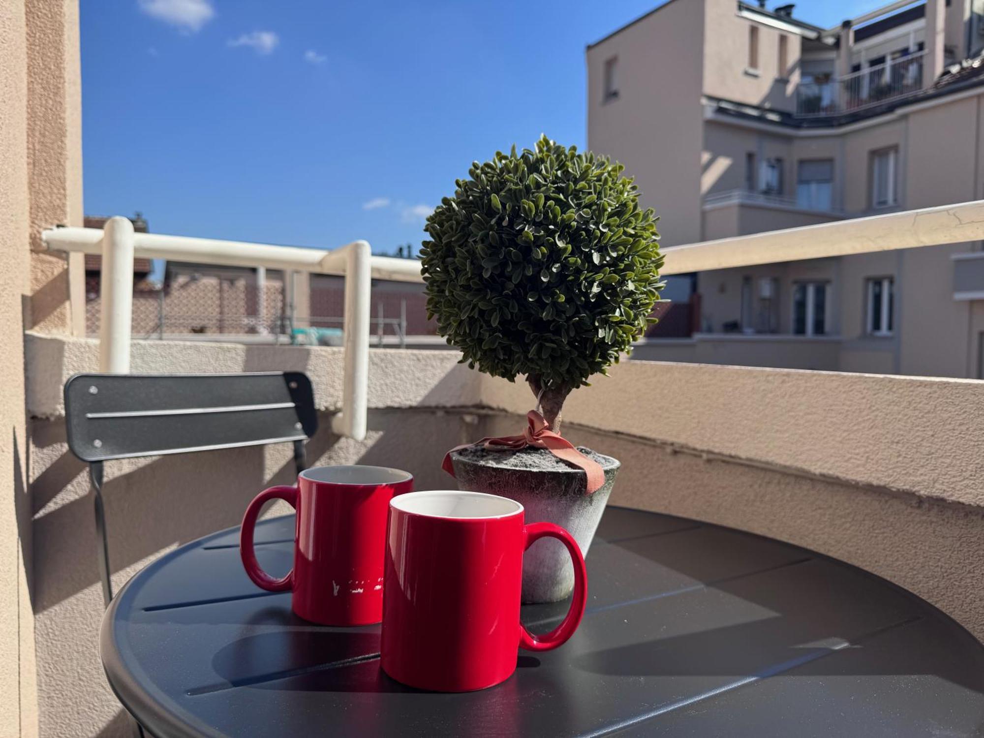 Apartment Bright With Balcony In Corso Xxii Marzo