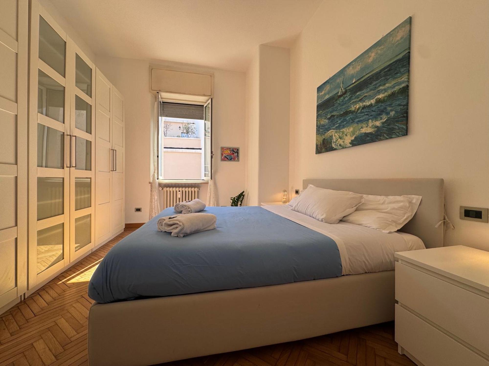 Apartment Bright With Balcony In Corso Xxii Marzo Milan