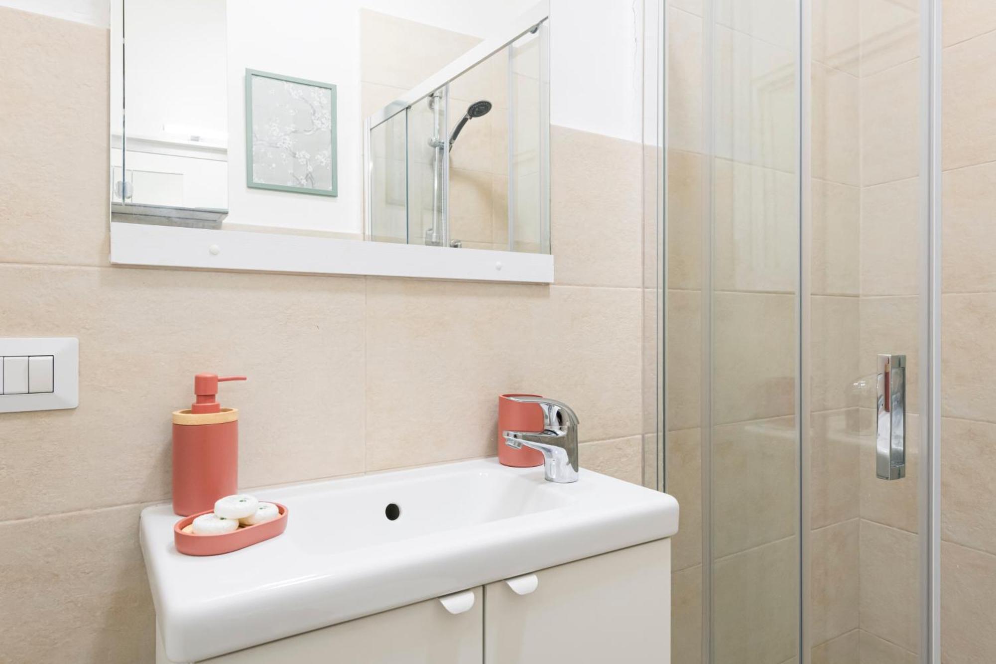 Easylife - Comodo Trilocale In Porta Romana * Milan