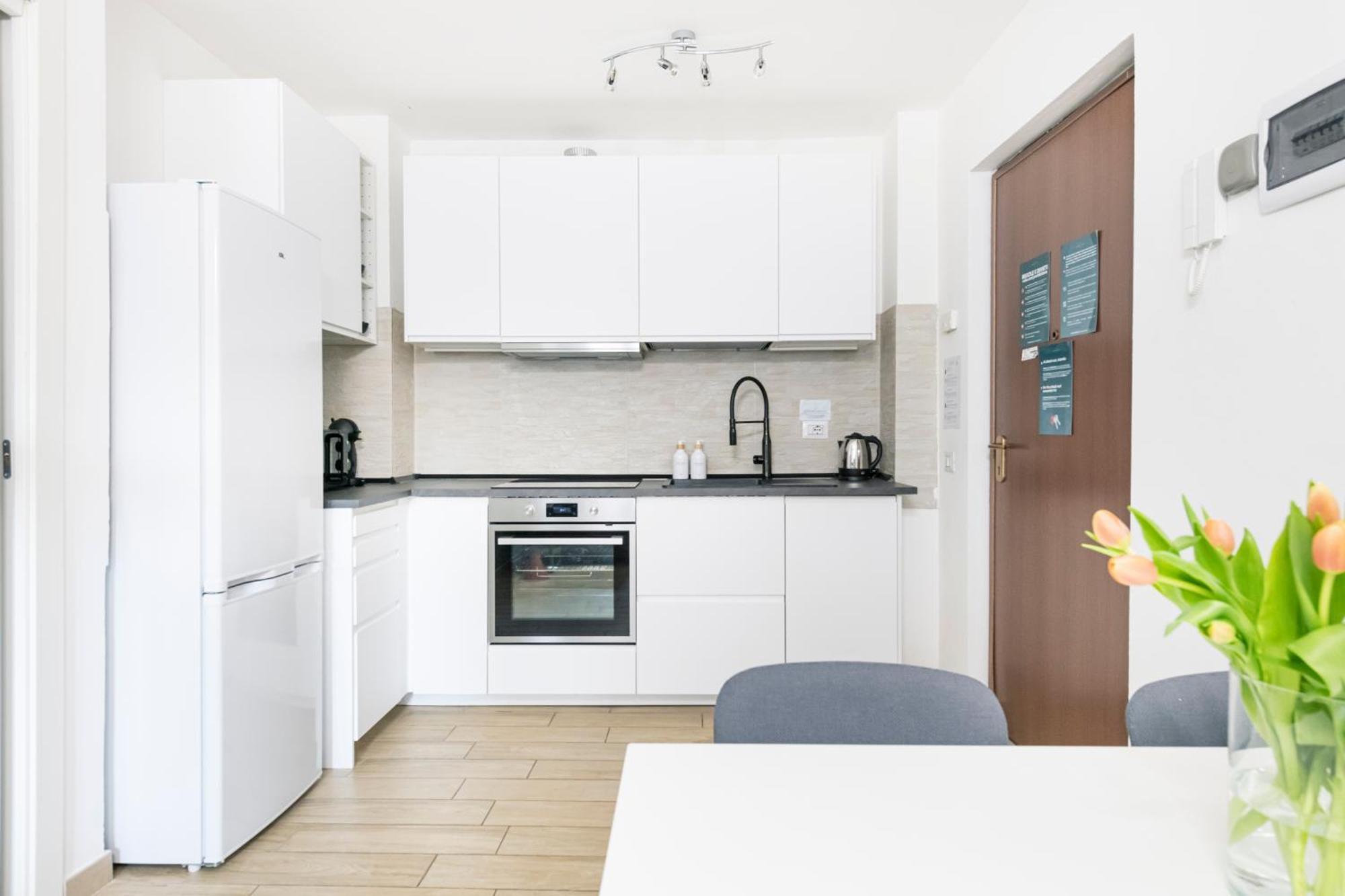 Easylife - Comodo Trilocale In Porta Romana Milan