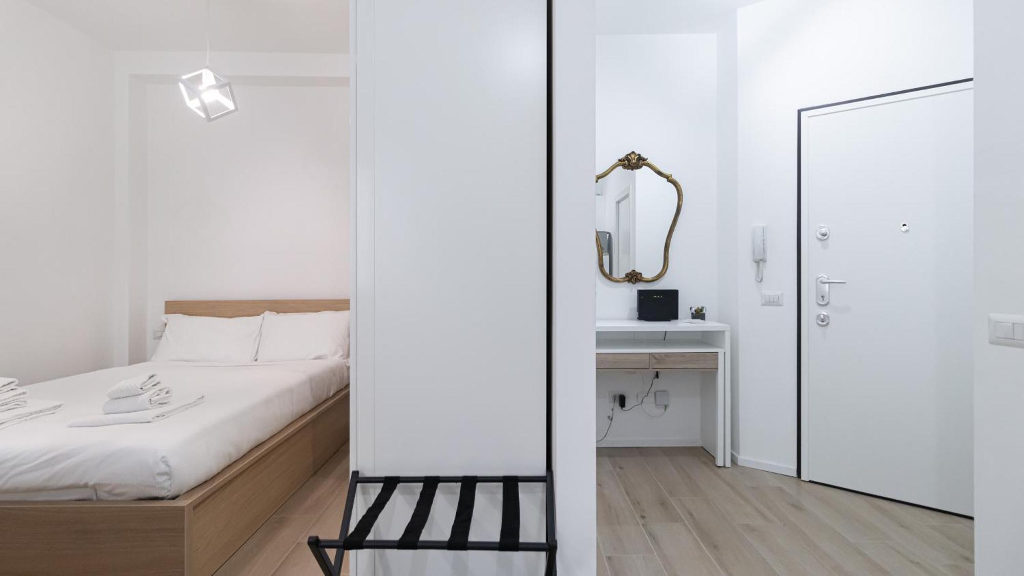 Italianway - Cambiasi 8 * Milan