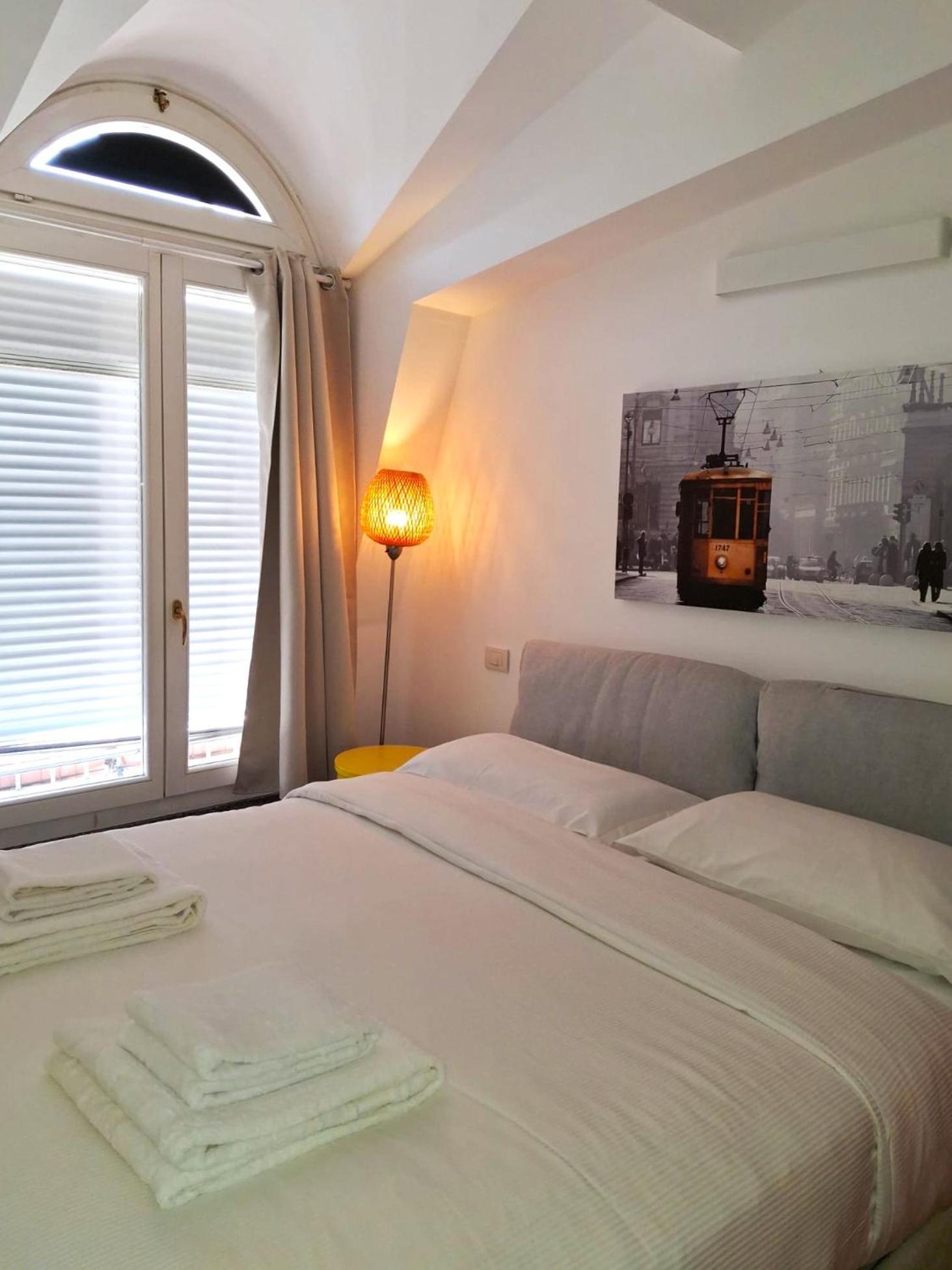 Apartment Urban Attic Isola District Milan