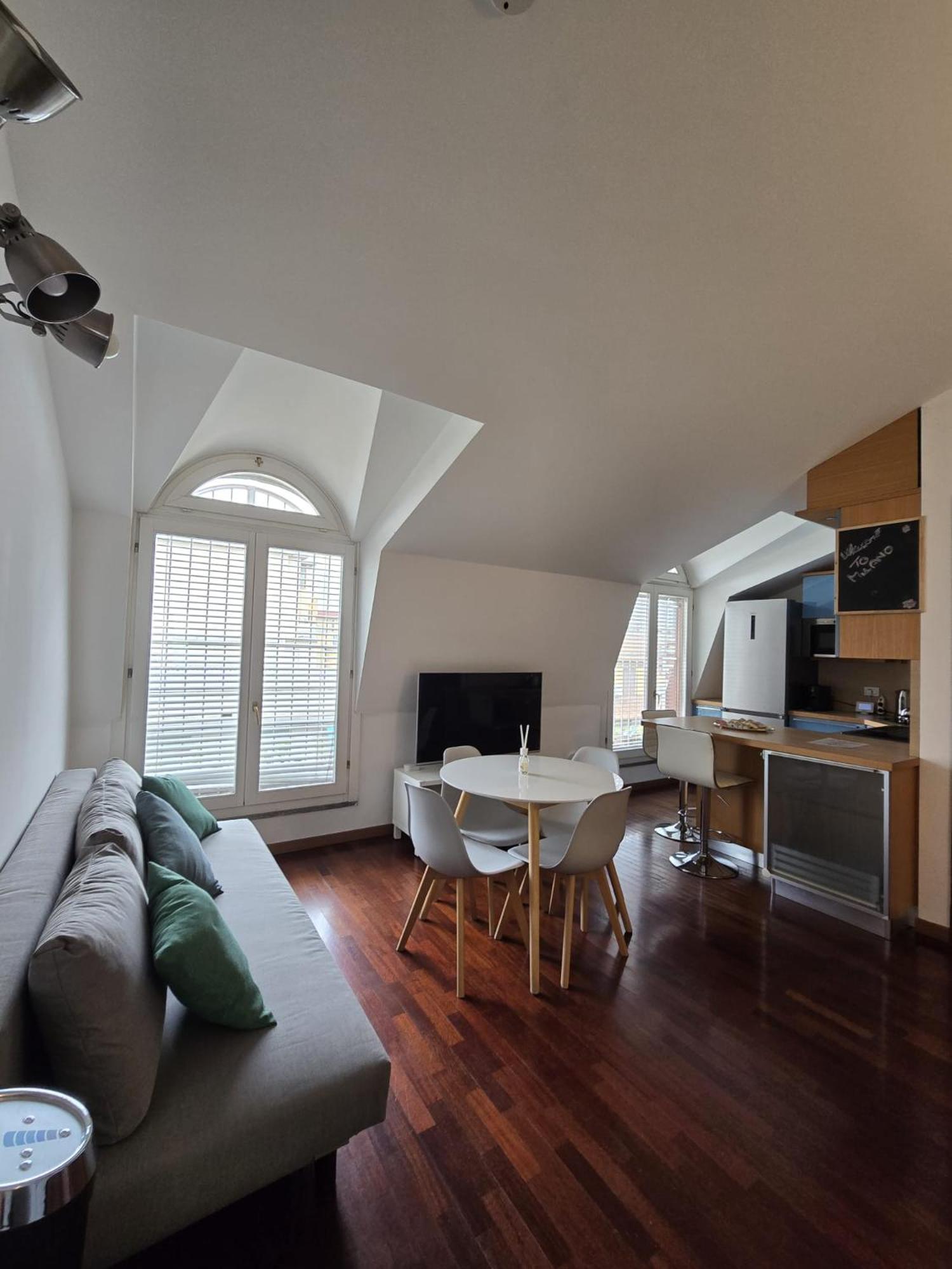 Apartment Urban Attic Isola District Milan