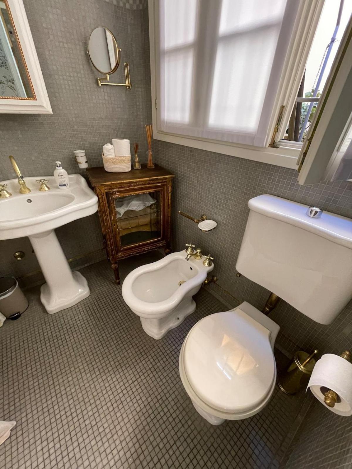 Apartment Charming At The Columns Of San Lorenzo Milan