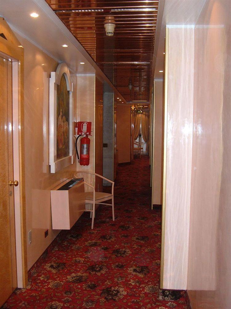 Roma Hotel 4*