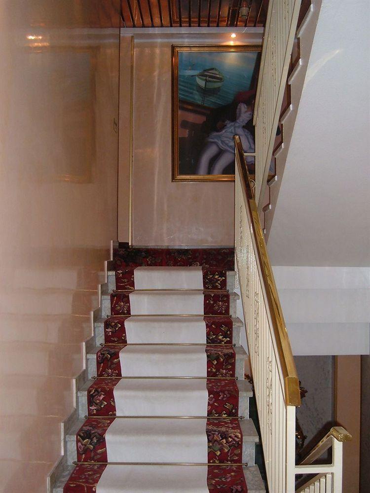 Roma Hotel