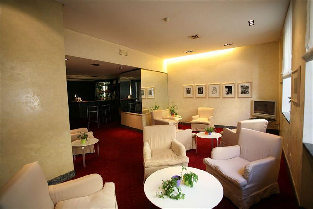 Club Hotel 3*