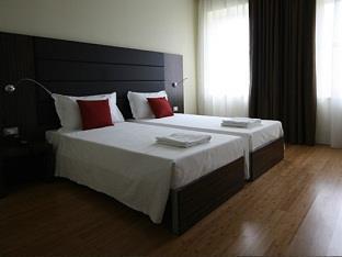Hotel Ih *