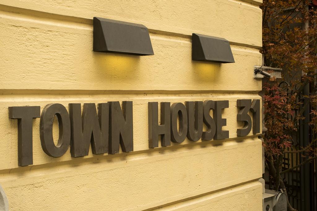 Townhouse 33 Hotel