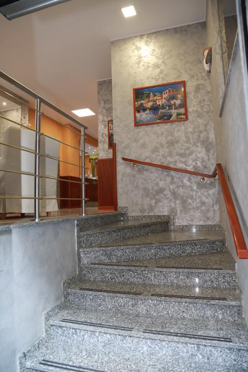 Hotel Dore