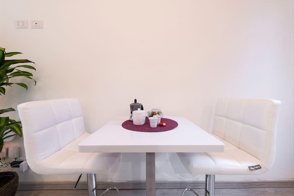 Apartment Porta Garibaldi White Flat