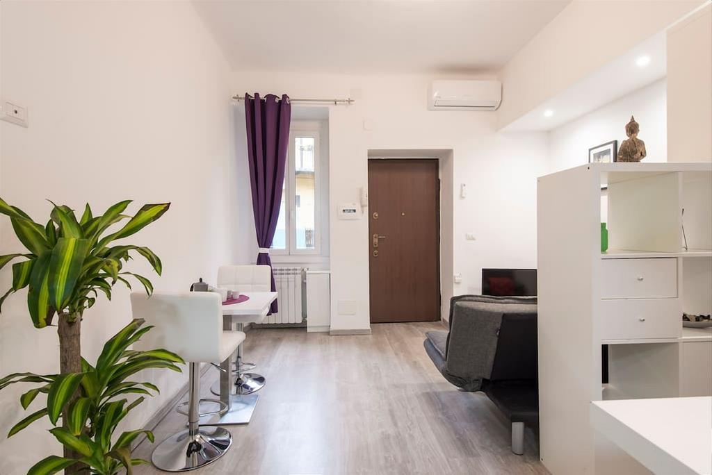 Porta Garibaldi White Flat *