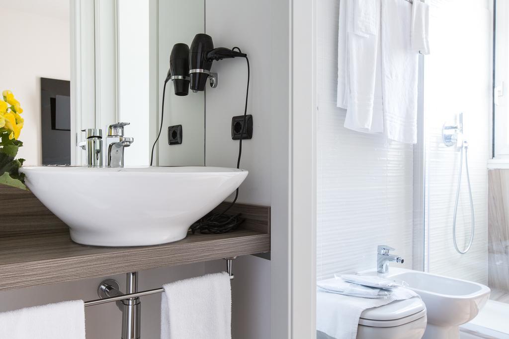 Isola Aparthotel Milan