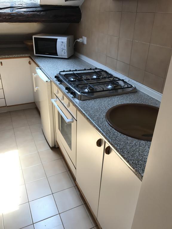 Charming The Castle Apartment Milan