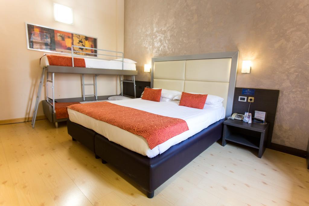 Hotel Piacenza Milan