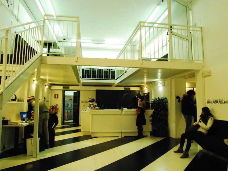 Hostel New Generation Center *