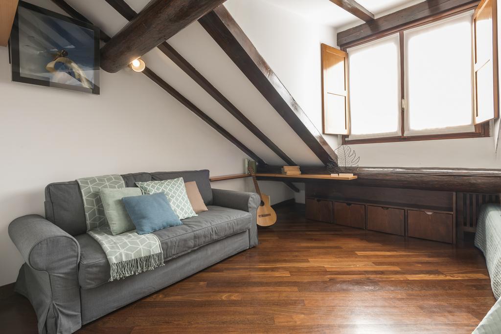 Porta Ticinese - Rentclass Mansarda Apartment Milan