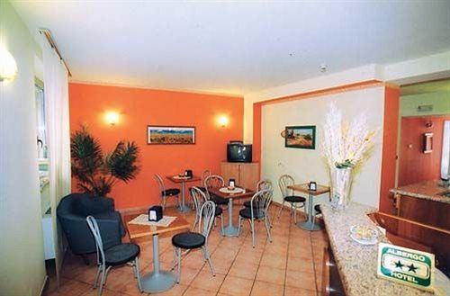 Iride Stazione Lambrate Citta Studi 2* Milan