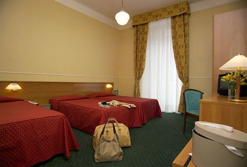 Johnny Hotel 3*