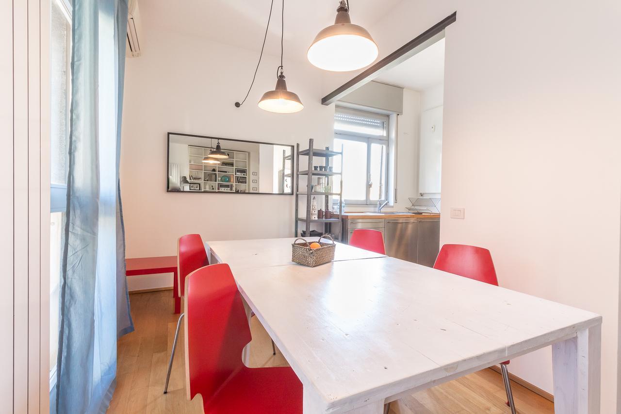 Alessia's Flat- L'8 E Mezzo *