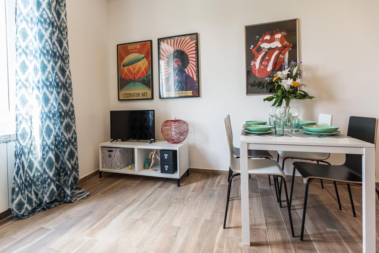 Certosa Colorful Mini Flats Apartment Milan