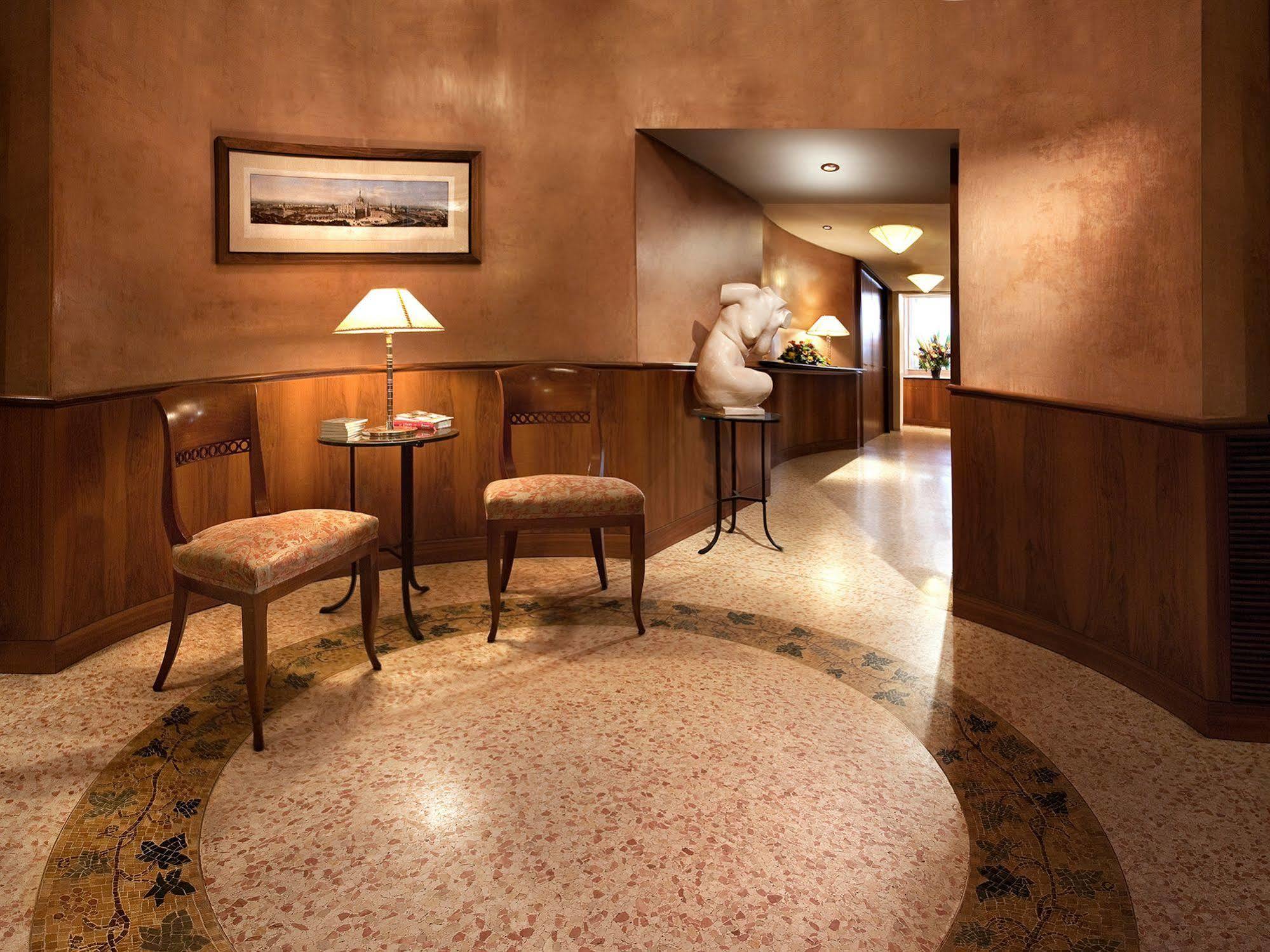 Cavour 4* Milan