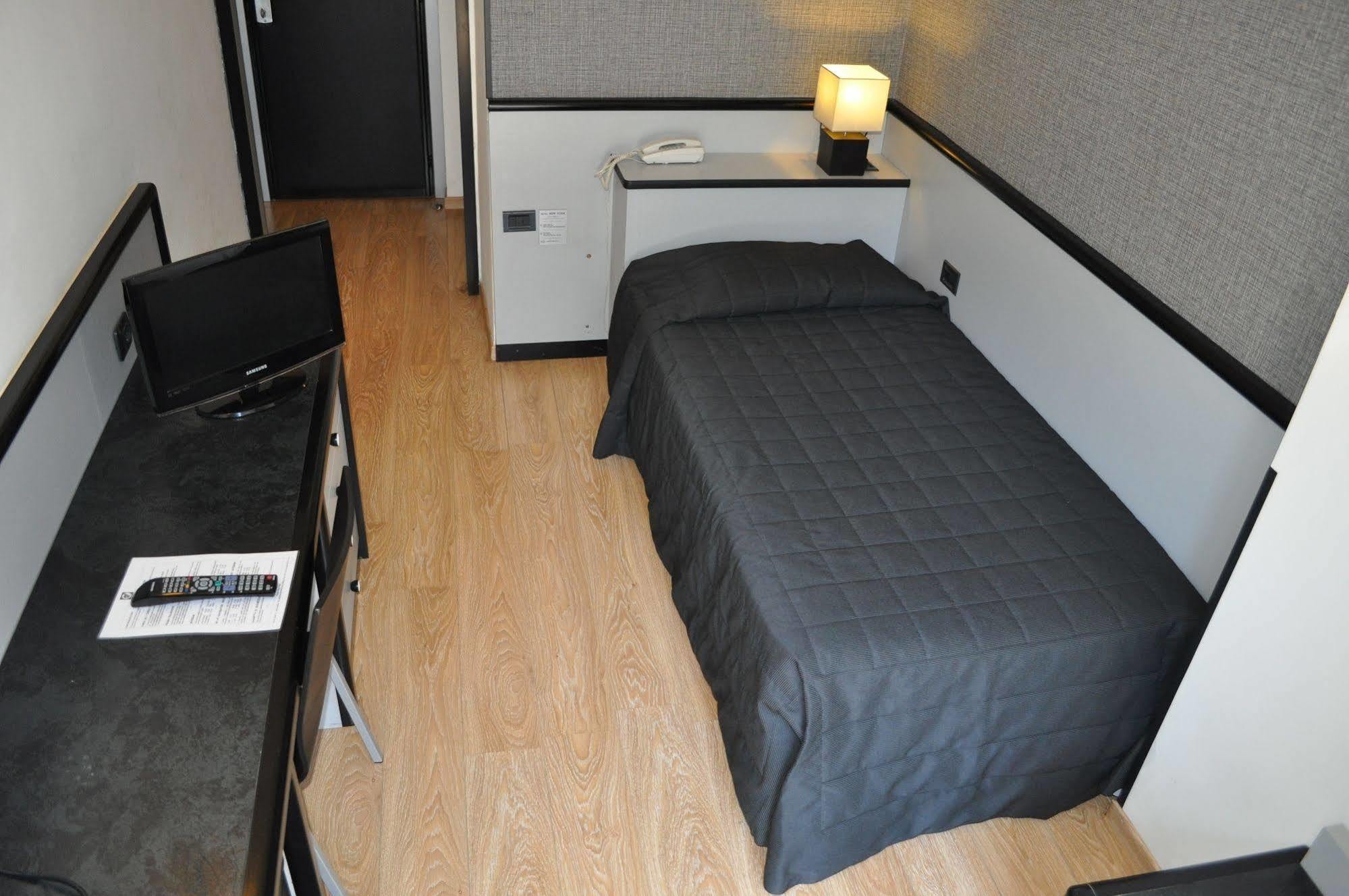 Iq Hotel