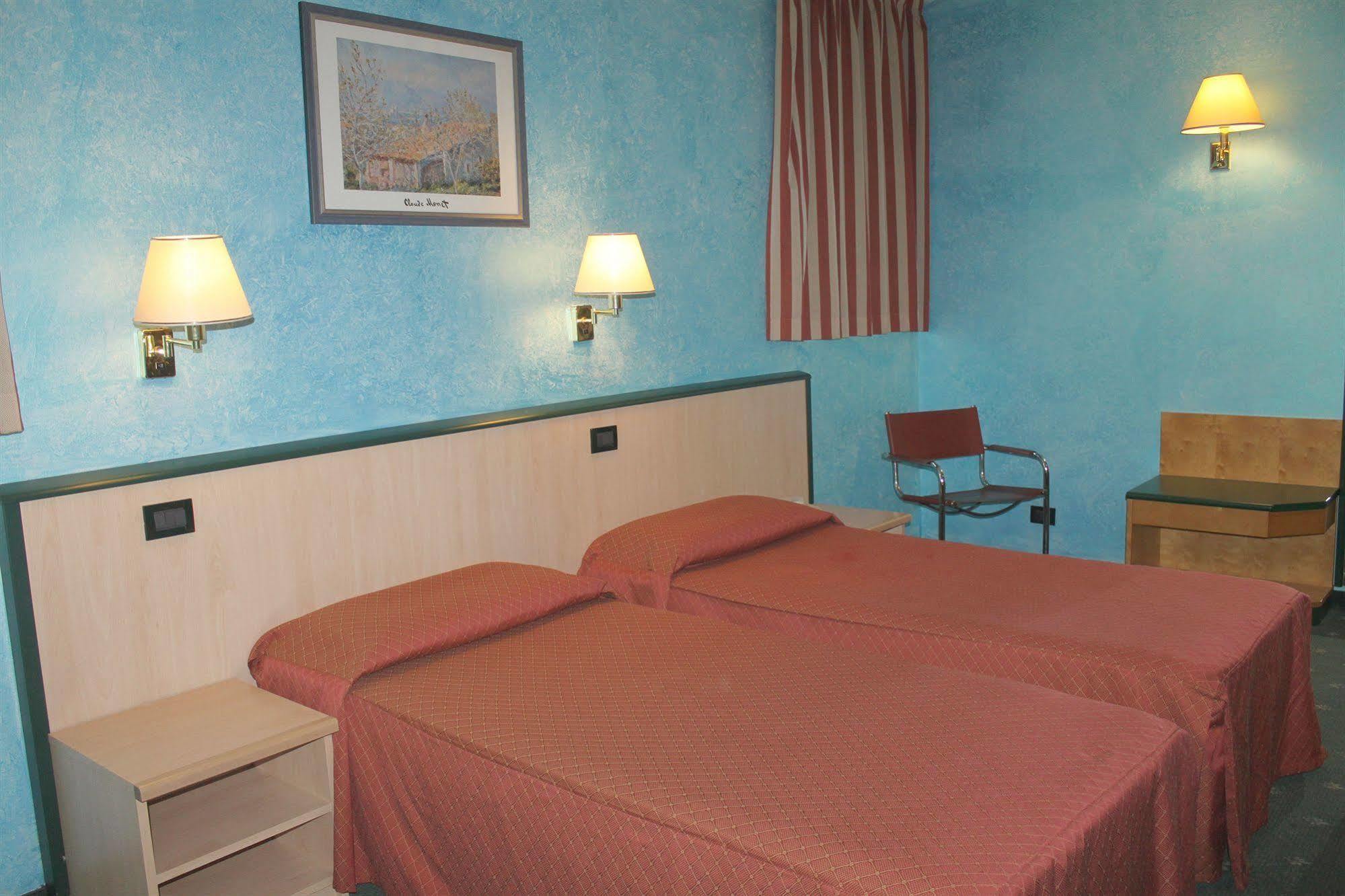 Ginosi Arizona Hotel Milão