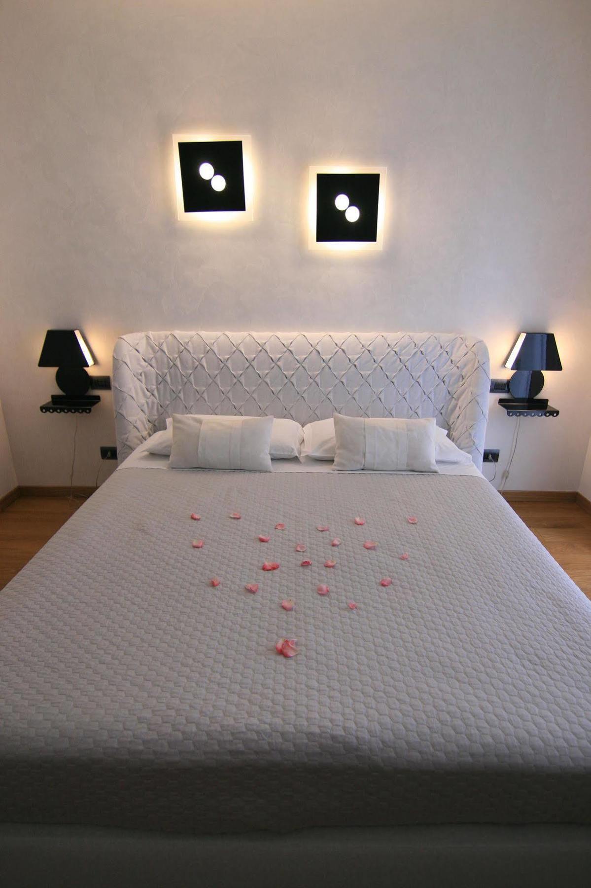 Bed & Breakfast Experience Design Bed&show