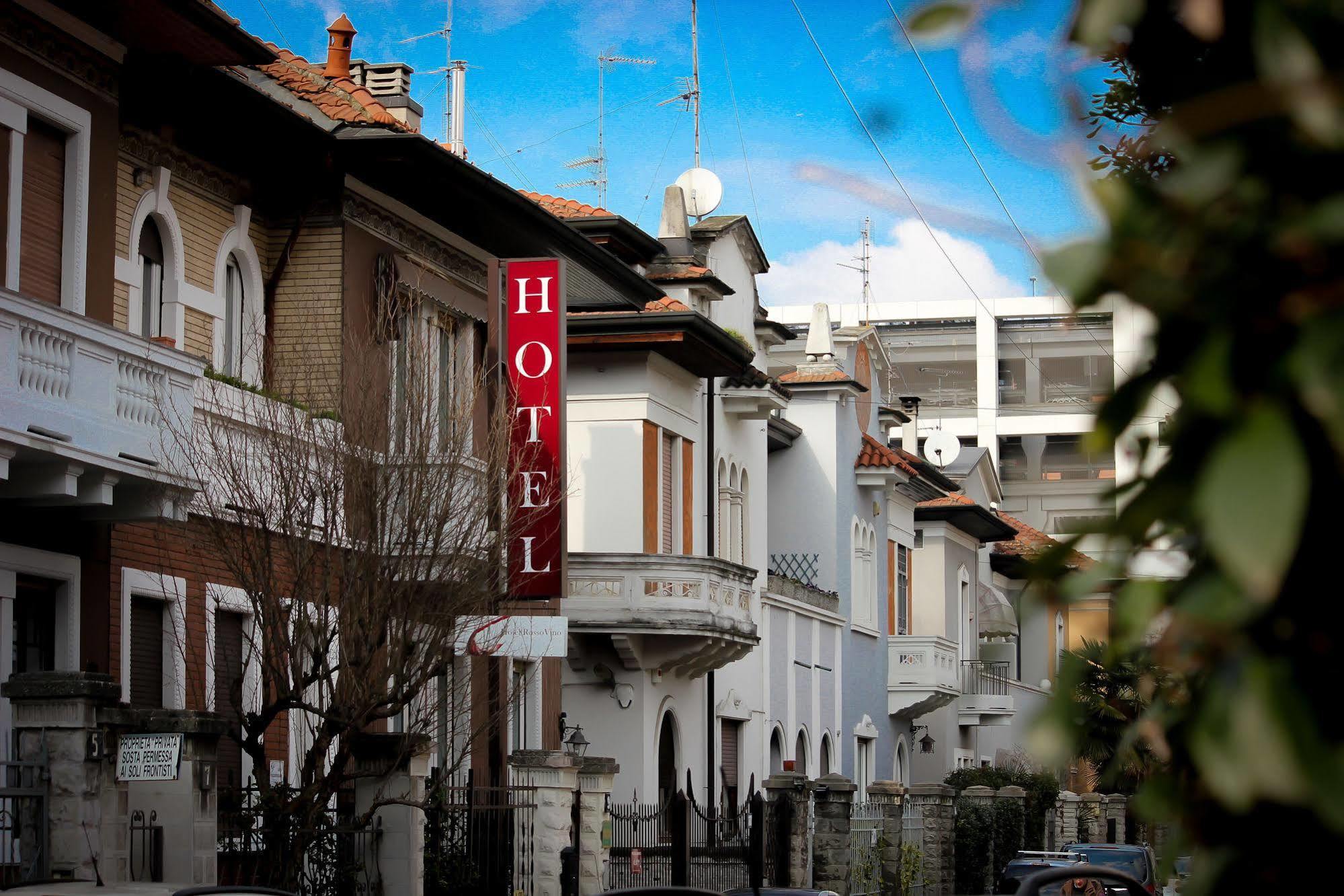 Rossovino Hotel 2*