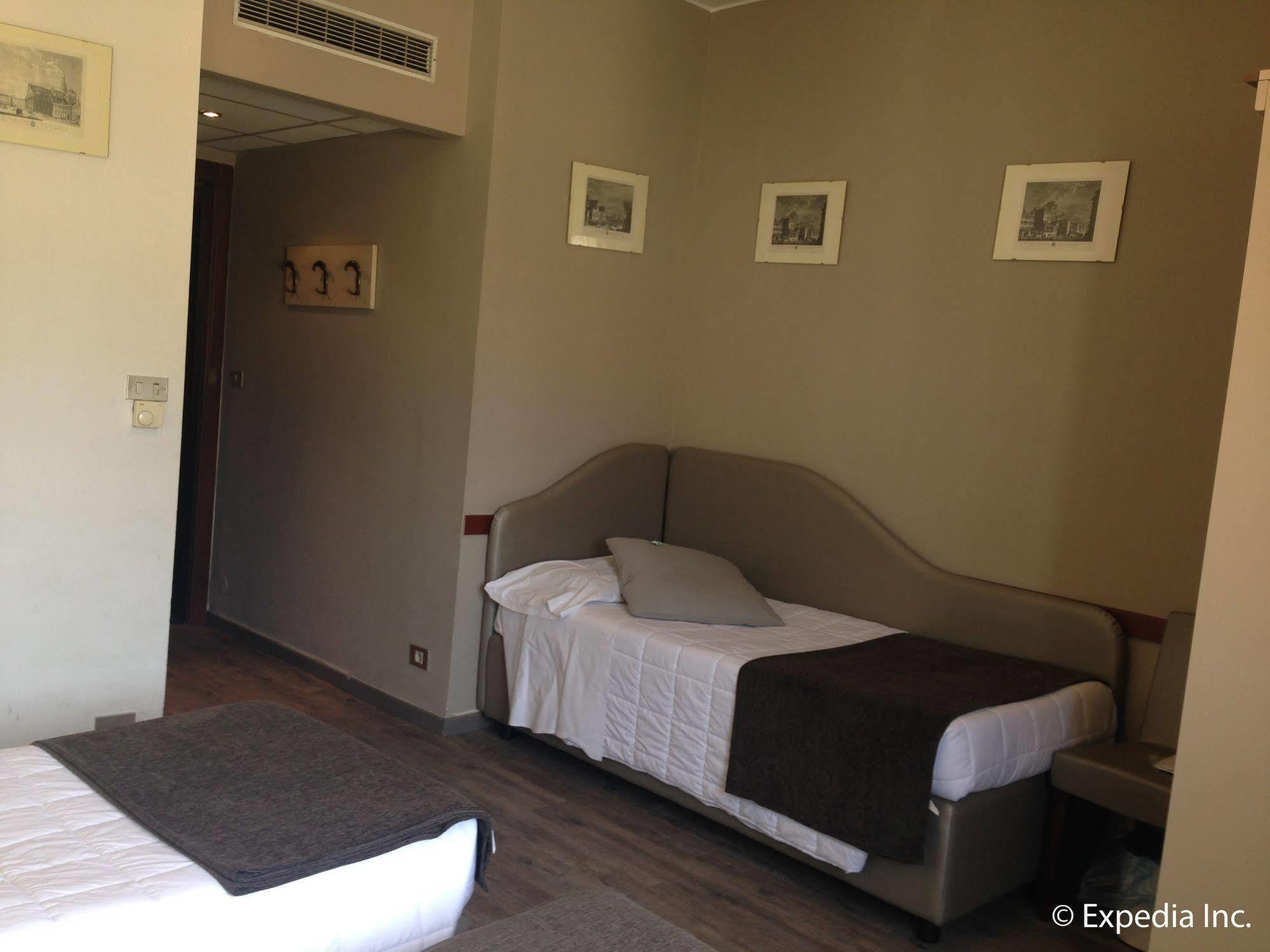 Mennini Hotel