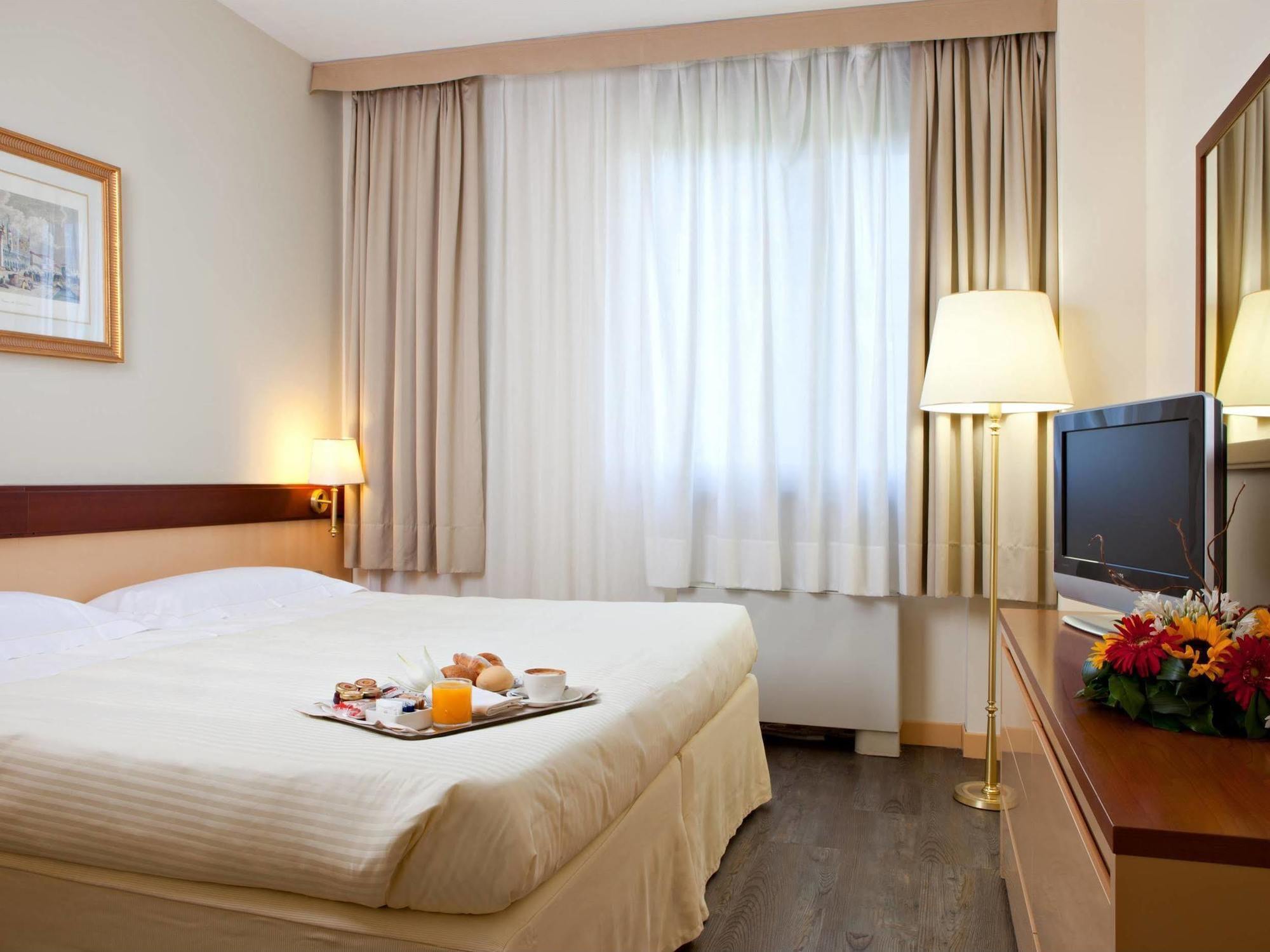 Aparthotel Unaway & Quark Due