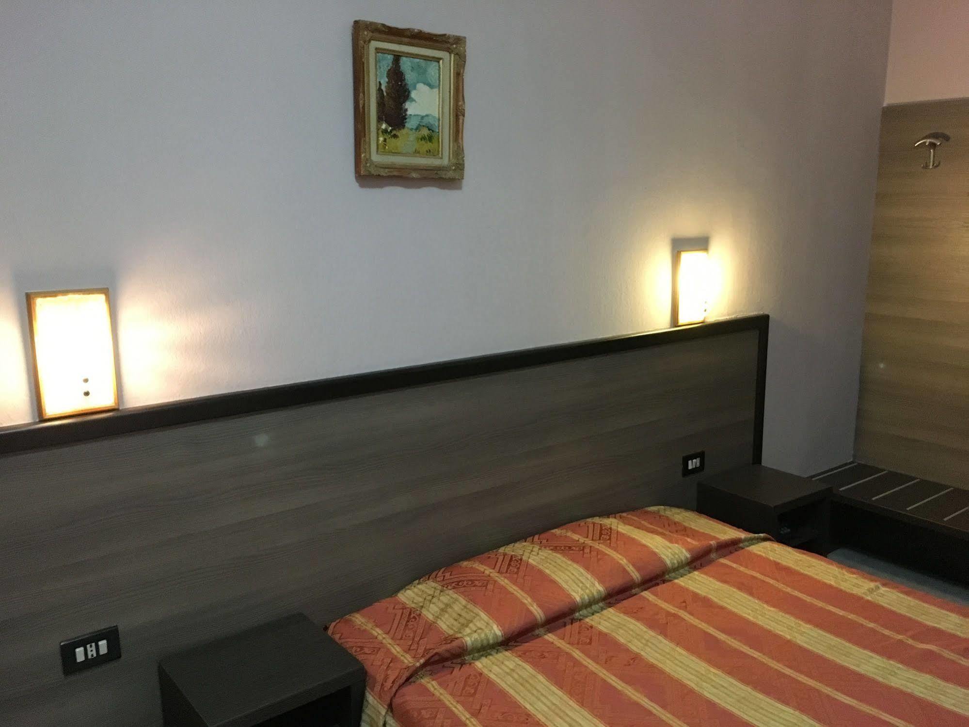 Salus Hotel